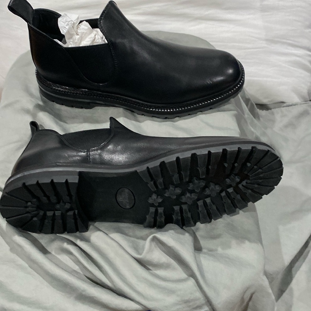 Manolo Blahnik Black Ankle Boots 41   is 10.5/11